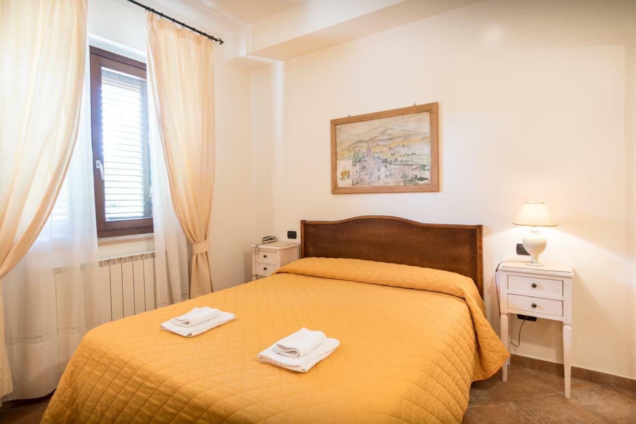 Bed & Breakfast Al Pian D'アッシジ エクステリア 写真